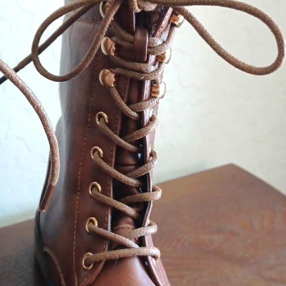 NWOT Lace Up Combat Boots Brown Womans Size 6.5 - Picture 4 of 9